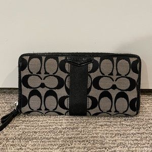 Classic Coach Canvas Wallet